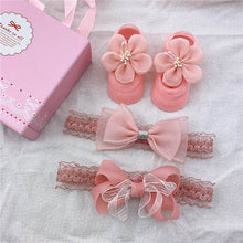 Load image into Gallery viewer, Newborn Girls Giftbox
