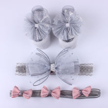 Load image into Gallery viewer, Newborn Girls Giftbox
