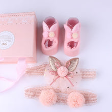 Load image into Gallery viewer, Newborn Girls Giftbox
