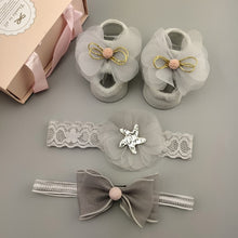 Load image into Gallery viewer, Newborn Girls Giftbox
