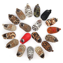 Load image into Gallery viewer, Leather Baby Shoes - Leopard Print
