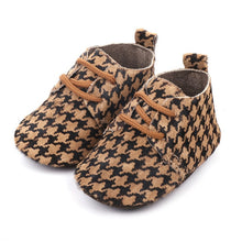 Load image into Gallery viewer, Leather Baby Shoes - Leopard Print
