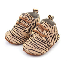 Load image into Gallery viewer, Leather Baby Shoes - Leopard Print
