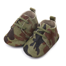 Load image into Gallery viewer, Leather Baby Shoes - Leopard Print
