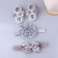 Load image into Gallery viewer, Newborn Girls Giftbox
