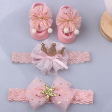 Load image into Gallery viewer, Newborn Girls Giftbox
