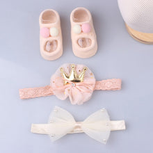 Load image into Gallery viewer, Newborn Girls Giftbox
