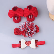 Load image into Gallery viewer, Newborn Girls Giftbox
