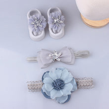 Load image into Gallery viewer, Newborn Girls Giftbox
