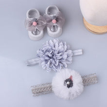 Load image into Gallery viewer, Newborn Girls Giftbox
